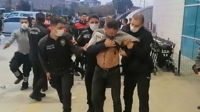 Bıçaklı kavga hastaneye taşındı, yaralı sayısı arttı