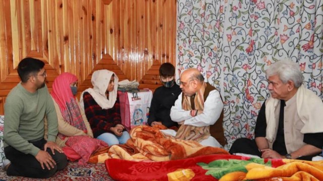 Shah tribute to martyred Parvez, big message for militants