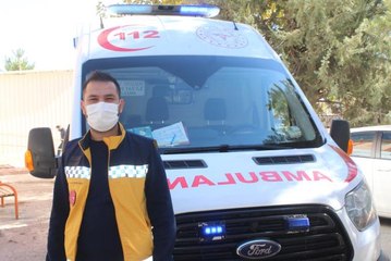 Acil servis personeli çift, Kovid-19 tedbirlerinin önemine dikkat çekti