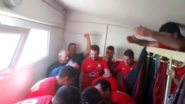 LE VESTIAIRE DE L'AS DU PIC APRÈS SA VICTOIRE FACE FC PLATEAU ARDECHOIS