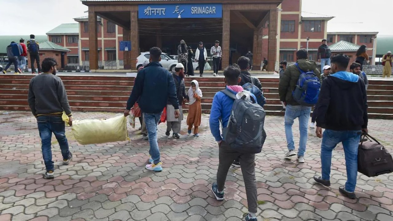 How will Govt rehabilitate Kashmiri Pandits amid killings?