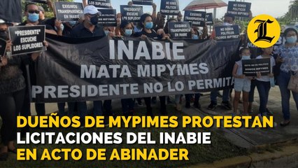 Dueños de Mypimes protestan licitaciones del Inabie en acto de Abinader