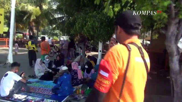 Pengunjung Ancol Meningkat, Petugas Terpaksa Buat Larangan Berenang di Pantai