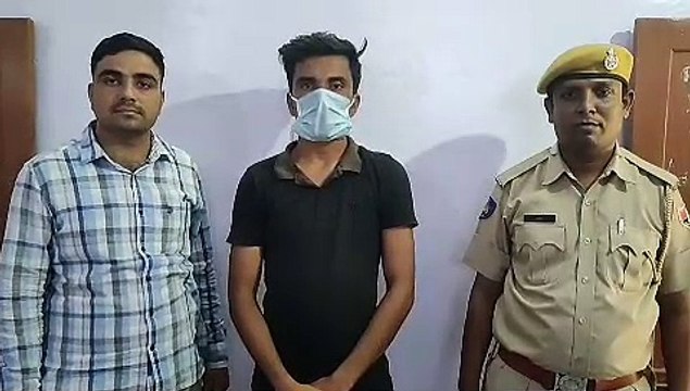 पांच लाख रुपए के लालच में दोस्त की जगह परीक्षा देते छात्र गिरफ्तार