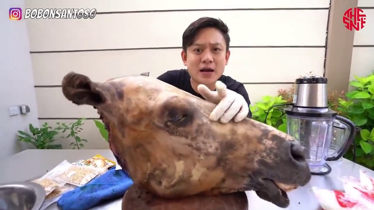 KEPALA KUDA REBUS BIR! UPILNYA GURIH, LIDAHNYA EMPUK BANGET..
