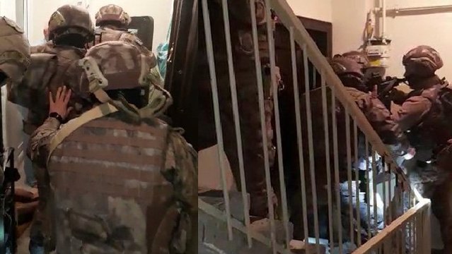 Küçükçekmece'de uyuşturucu tacirlerine yönelik eş zamanlı operasyon: 20 gözaltı