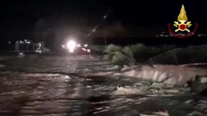 Maltempo in Sicilia, auto travolte dal fango a Scordia: si cercano dispersi