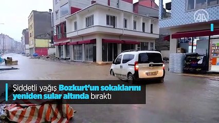 Şiddetli yağış Bozkurt'un sokaklarını yeniden sular altında bıraktı