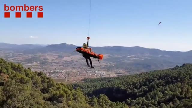 Rescatada en helicóptero una mujer que se precipitó por un pequeño barranco mientras participaba en una maratón en Montblanc