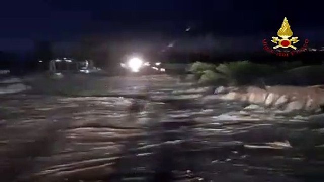 Maltempo in Sicilia, esonda il fiume Simeto - Video