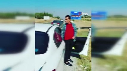 Ünlü sanatçı Hasan Yılmaz kaybettiği iddia yüzünden yol kenarında şınav çekti