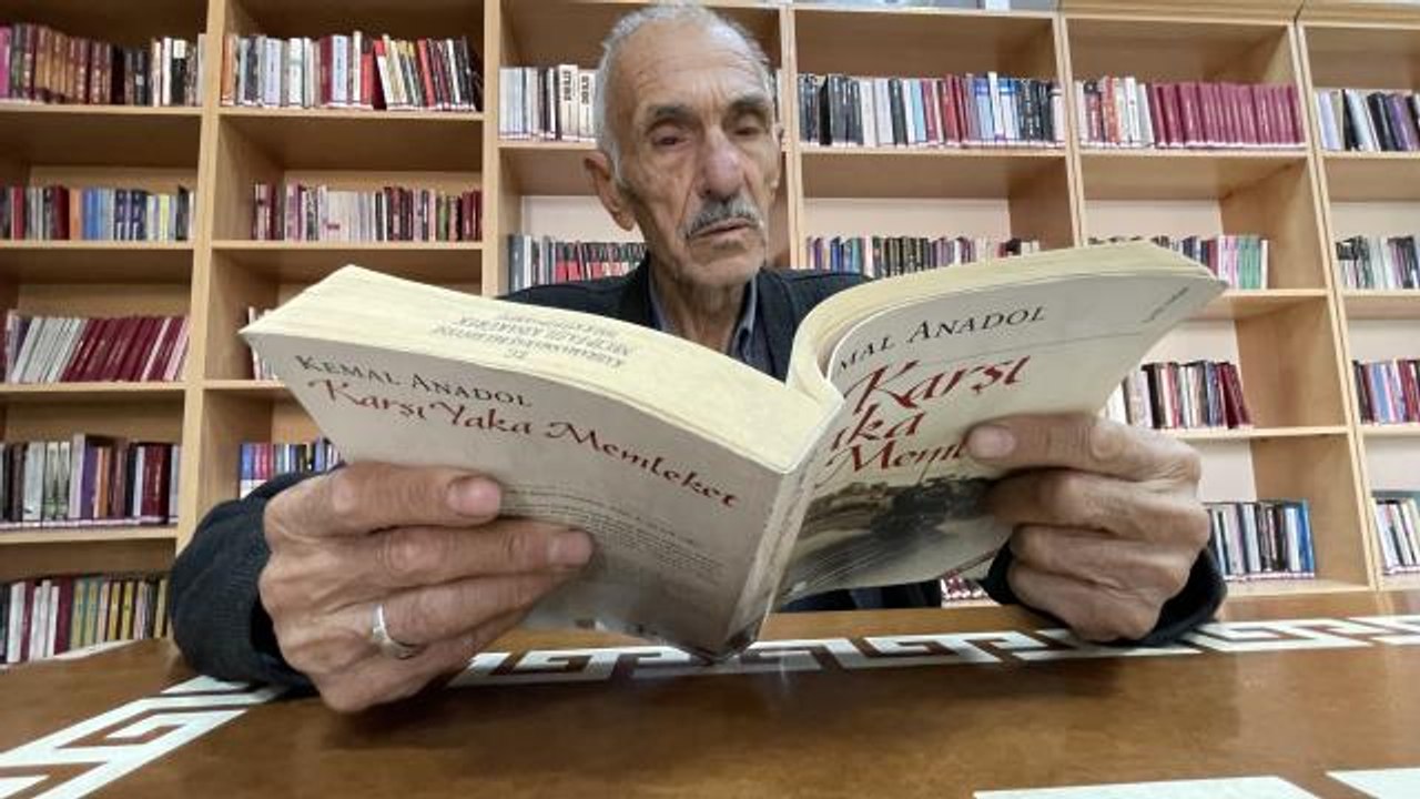 KAHRAMANMARAŞ - Edebiyat kentinin 79 yaşındaki "kitap kurdu" öğrencilere örnek oluyor