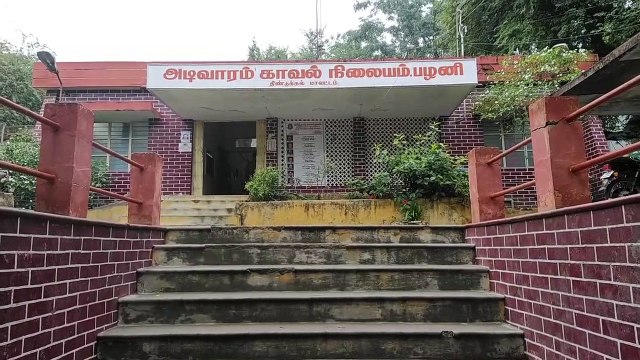 சைரன் வச்ச கார்.. பழனி கோயிலில் நல்லதா ஓசி ரூம் கேட்ட போலி ஐஏஎஸ் அதிகாரி.. விரட்டி பிடித்த ஊழியர்கள்