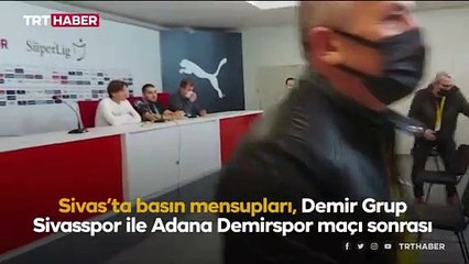 Sivaslı gazetecilerden Montello'ya protesto