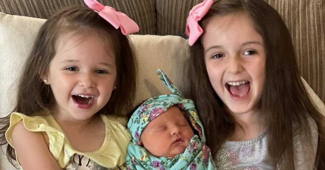 Ces trois filles de la même famille, ni triplées ni jumelles, sont toutes nées le 25 août