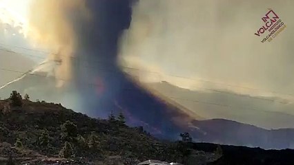 Vídeo de la erupción en el que se observa gran emisión de gases, ceniza y lava