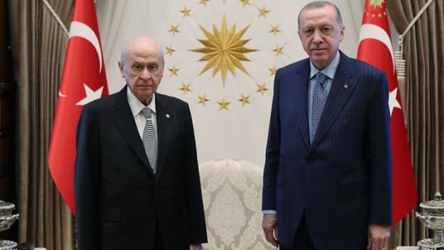 Kabine öncesi Erdoğan ve Bahçeli'den sürpriz görüşme! Bir saat sürdü, masada iki konu başlığı vardı