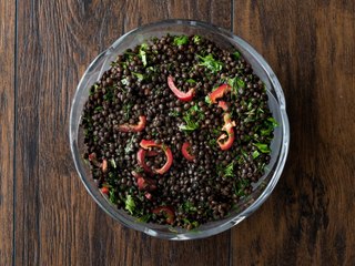 Darum solltest du mehr schwarze Lebensmittel essen