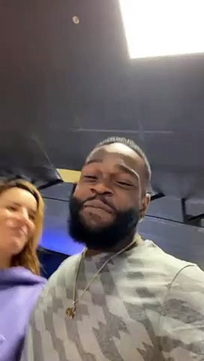 Tayc taquine Fauve Hautot lors d'un entraînement pour "Danse avec les stars 2021"