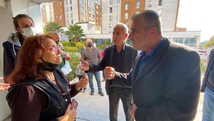 Site sakinleri yönetim için ayaklandı