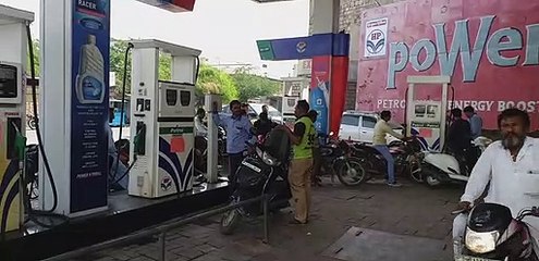 हड़ताल...दोपहर 12 बजे तक पेट्रोल-डीजल नहीं मिला, भटकते रह वाहन चालक