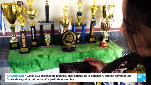 En El Salvador, una campeona de automovilismo lucha por la prevención del cáncer de mama