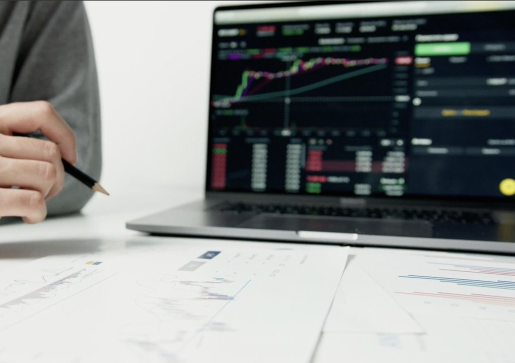 LUNES 25 OCTUBRE 2021