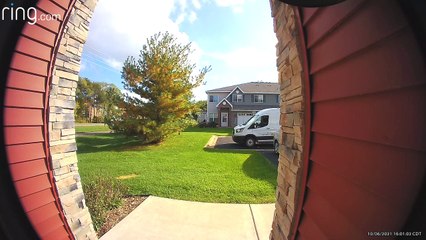 Amazon Driver Treats Delicate Packages Like Frisbees