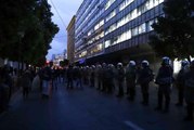 Yunanistan'da polis şiddetine karşı halk sokaklara döküldü