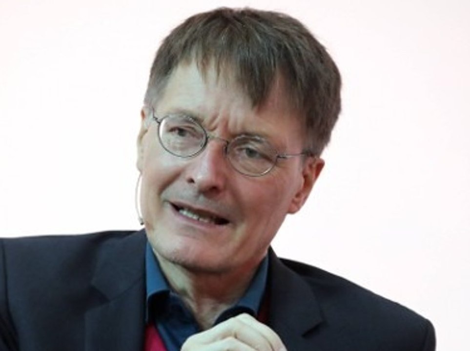 Karl Lauterbach: Corona-Auffrischungsimpfungen 'unbedingt nötig'