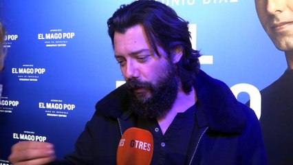 Álvaro Morte estrena nuevo look y desvela a qué ha renunciado por la fama