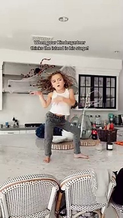 broody dancer