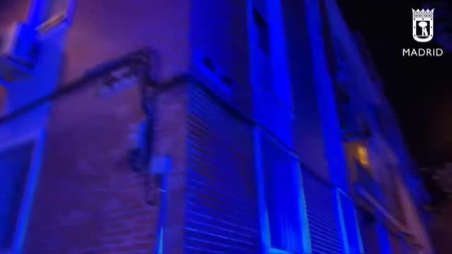 Una mujer da a luz en la calle en Madrid con la ayuda de dos policías