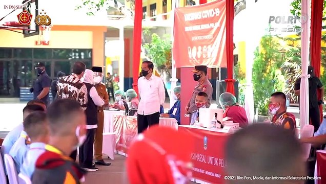 Vaksinasi & Baksos Bentuk Pengabdian 31 Alumni Akabri 90