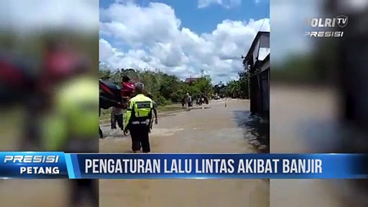 Macet Karena banjir, Sat Lantas Polres Kapuas Hulu Urai Kemacetan