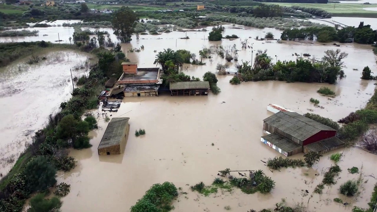 Maltempo nel Catanese, esonda il fiume Simeto: le immagini dall'alto