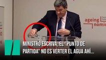 El momento 'tierra, trágame' del ministro Escrivá con la botella: se acaba partiendo de risa