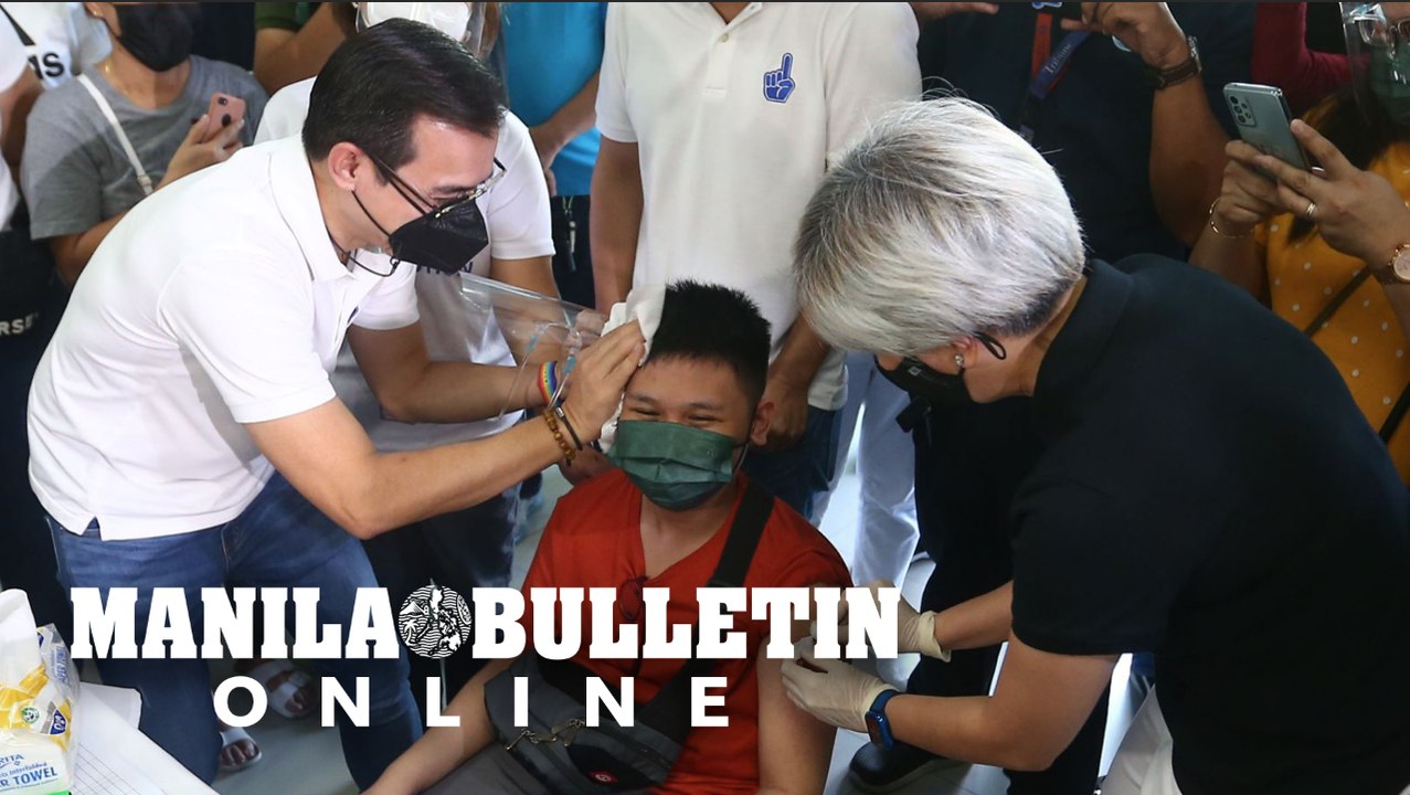 Manila Vice Mayor Honey Lacuna-Pangan leads the vaccination of minors at the Sta. Ana Hospital