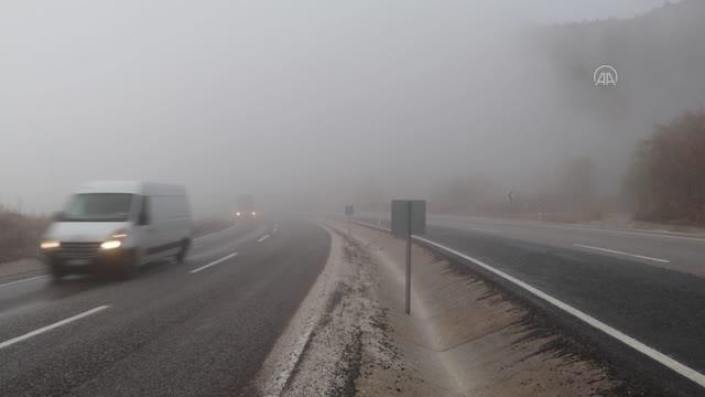 Çankırı-Kastamonu kara yolunda sis ulaşımı olumsuz etkiliyor