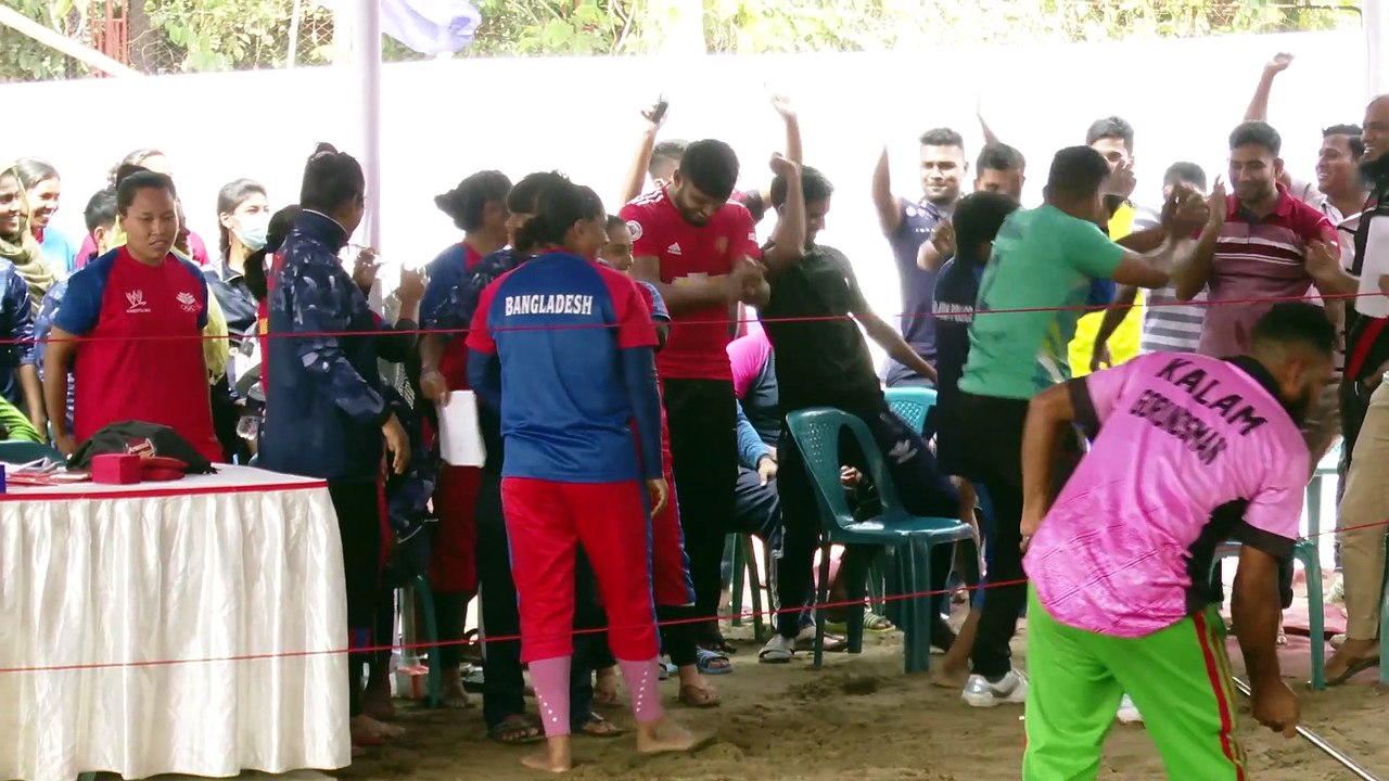 রিংয়ে নয় মাটিতেই এবার কুস্তির লড়াই | T Sports