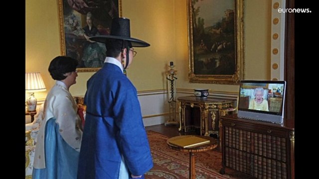 شاهد: الملكة إليزابيث تمارس أولى مهامها الرسمية بعد خروجها من المستشفى