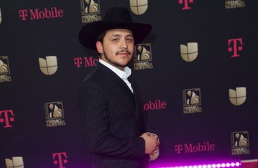 Christian Nodal consigue recuperar el anillo 'robado' en uno de sus conciertos