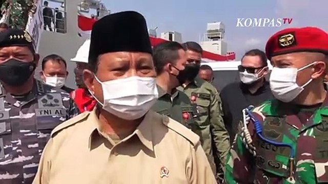 Menhan Prabowo Bangga Serahkan Dua Kapal Perang Angkut Tank Buatan Anak Bangsa ke TNI AL