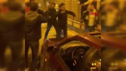 İSTANBUL-ÜMRANİYE'DE TÜNEL KAPATARAK ARAÇ ÜZERİNDE DANS EDEN SÜRÜCÜLERE CEZA KESİLDİ