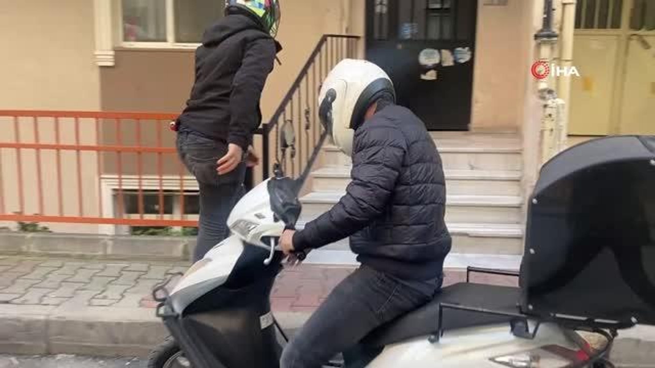 Polis torbacıyı kurye kılığına girerek yakaladı