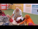 PM Modi Picks Plastic From Garbage With Rag-Pickers In Mathura