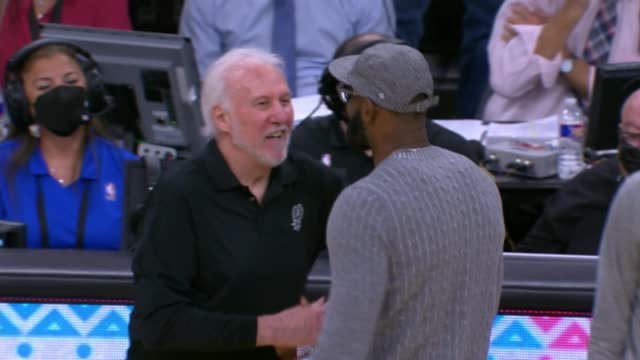 Westbrook and AD combine for 68 without LeBron as Lakers beat Spurs