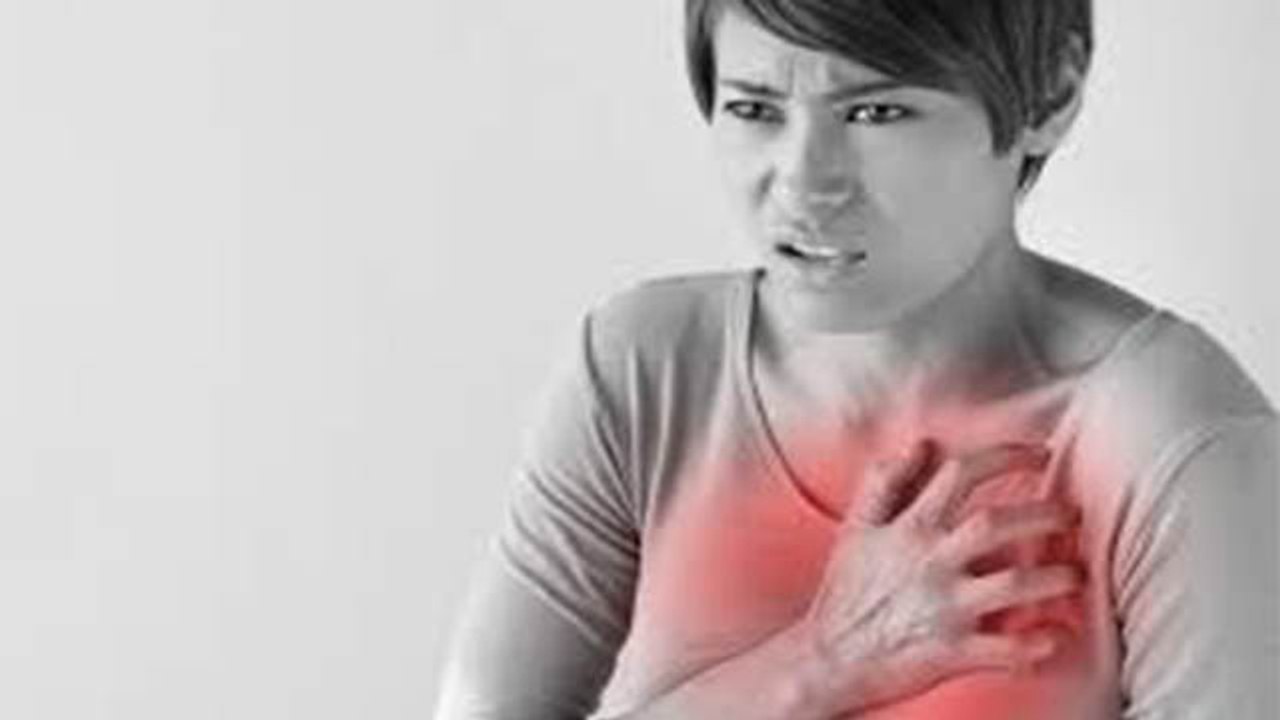 Females में Sudden Cardiac Arrest के Symptoms सुनकर चौंक जाएंगे आप | Boldsky