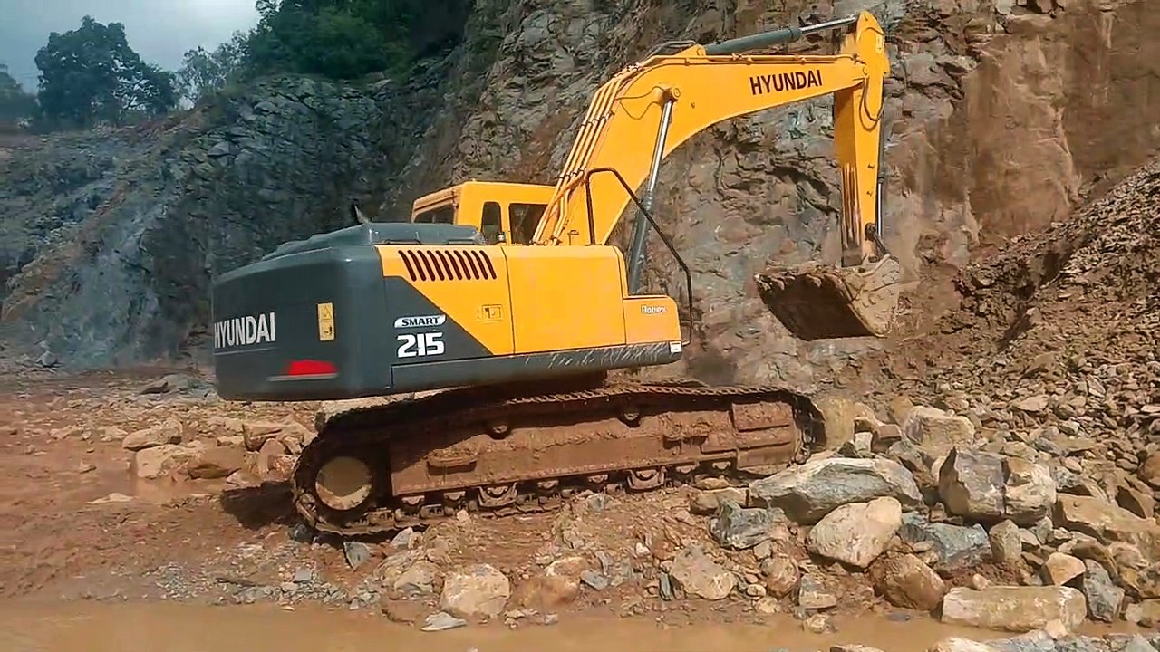Machine Cleaning Quarry hyundai