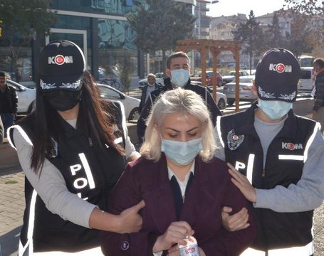DOÇENTLİK BELGESİ SAHTE OLDUĞU İDDİA EDİLEN ÖĞRETİM ÜYESİ GÖZALTINA ALINDI